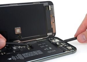 reparation-iphone-11-pro-smartphone-montaigu